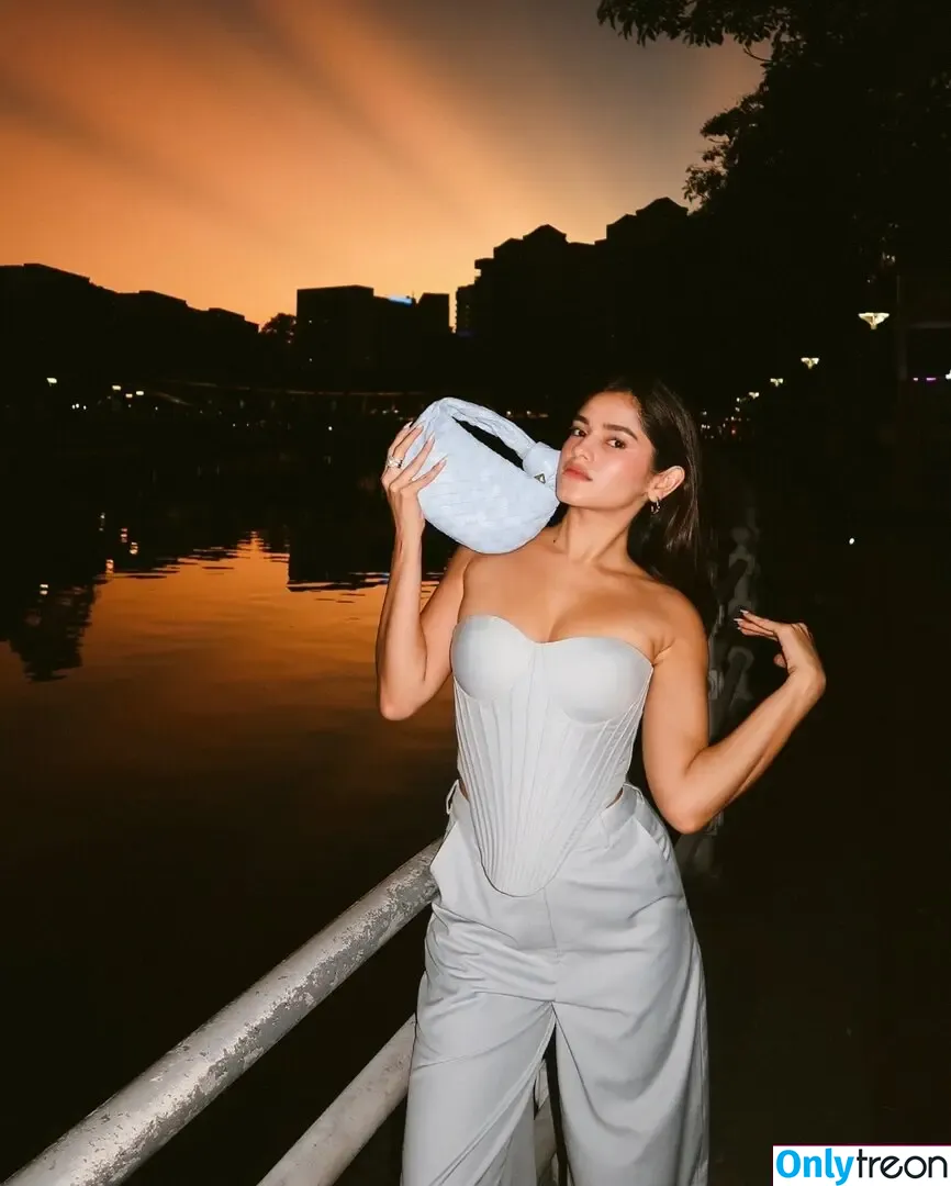 Meghna Kaur голая photo #0026 (shetroublemaker)