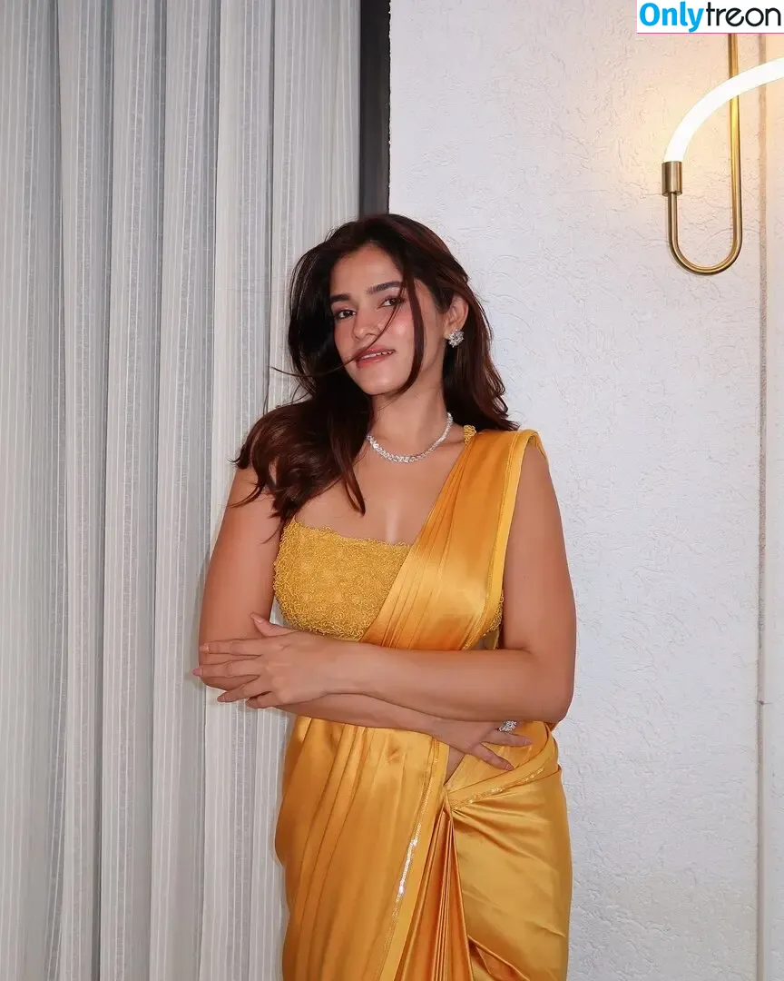 Meghna Kaur голая photo #0032 (shetroublemaker)