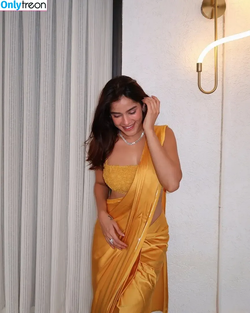 Meghna Kaur голая photo #0034 (shetroublemaker)