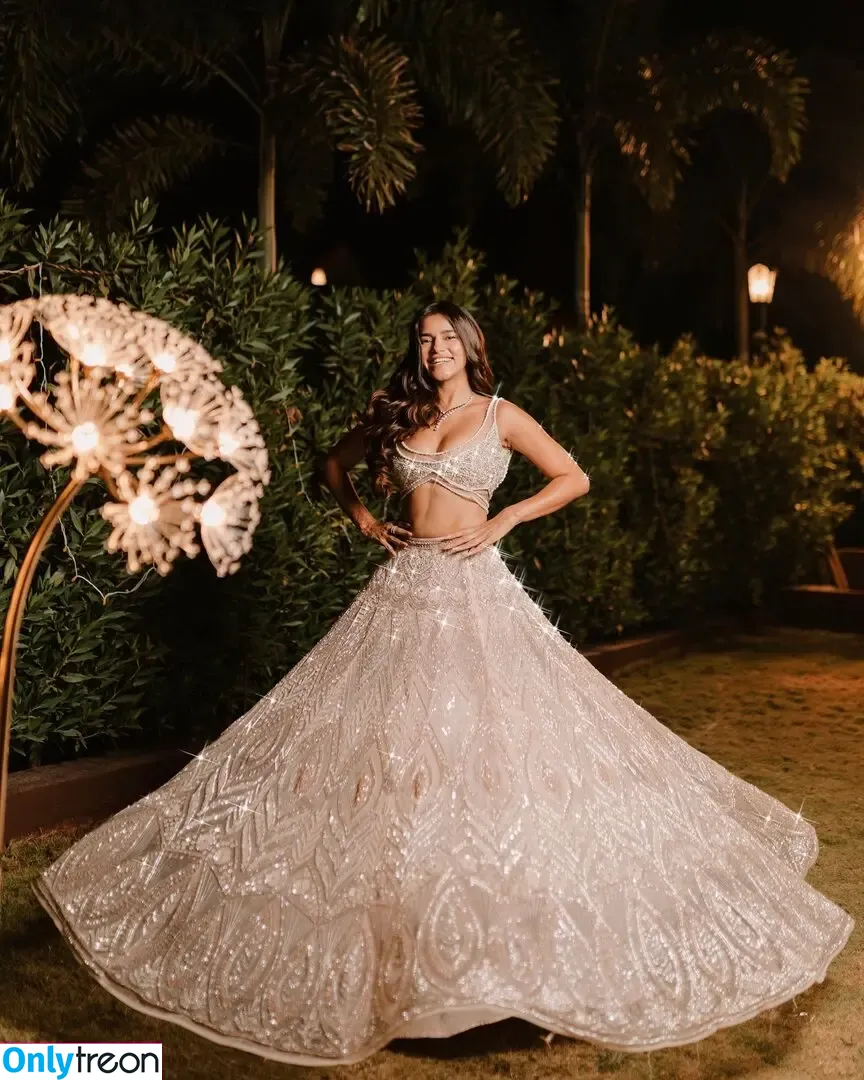 Meghna Kaur голая photo #0082 (shetroublemaker)