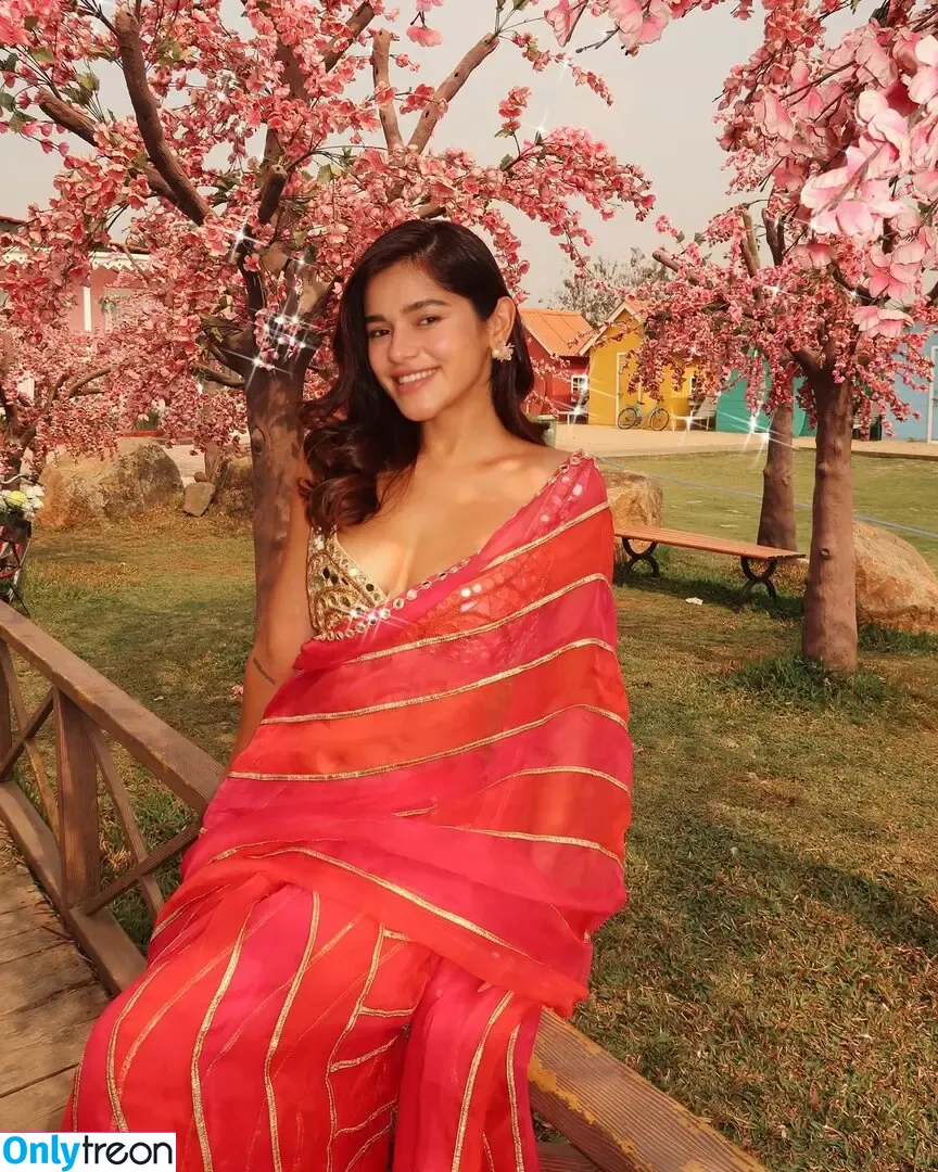 Meghna Kaur голая photo #0084 (shetroublemaker)