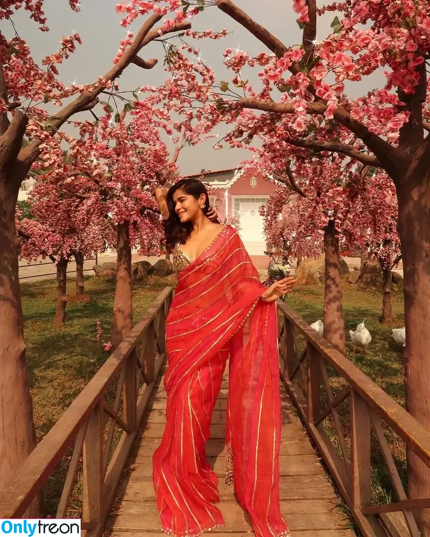 Meghna Kaur голая photo #0085 (shetroublemaker)