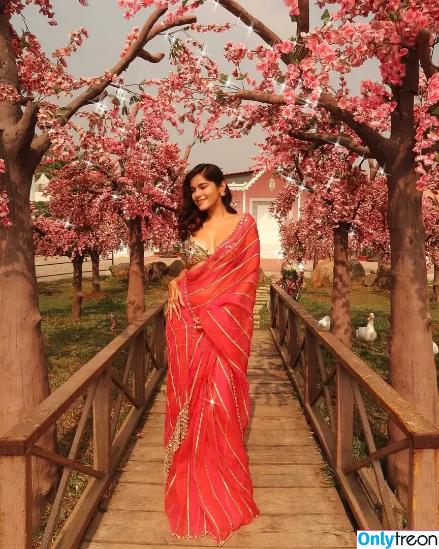 Meghna Kaur голая photo #0089 (shetroublemaker)