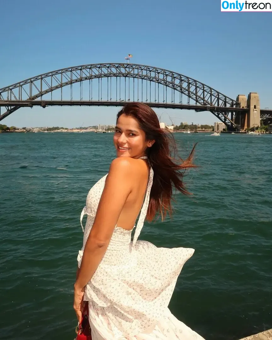 Meghna Kaur голая photo #0111 (shetroublemaker)
