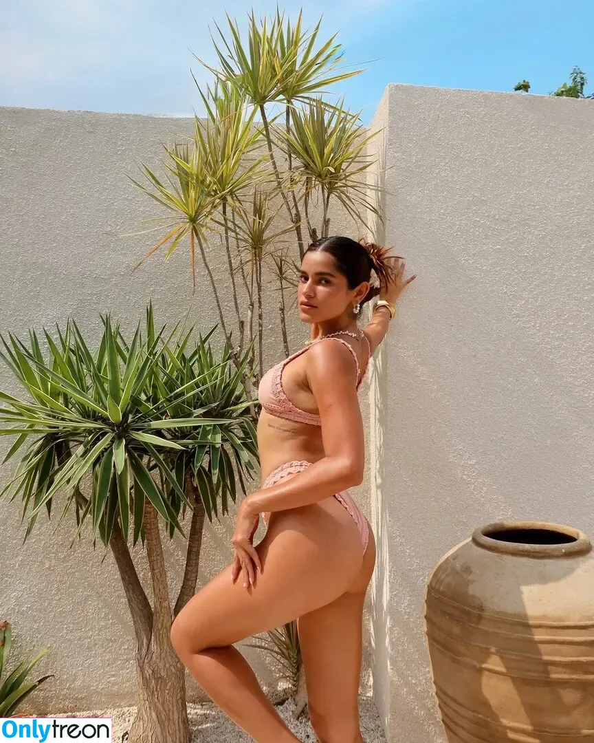 Meghna Kaur голая photo #0126 (shetroublemaker)