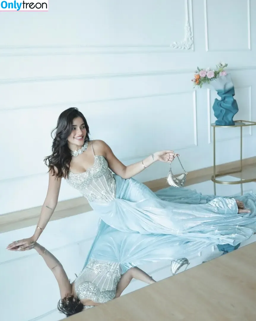 Meghna Kaur голая photo #0155 (shetroublemaker)