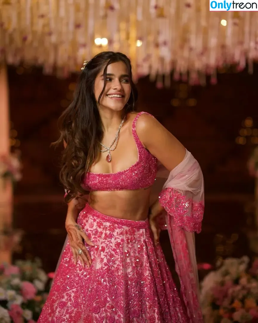 Meghna Kaur голая photo #0199 (shetroublemaker)