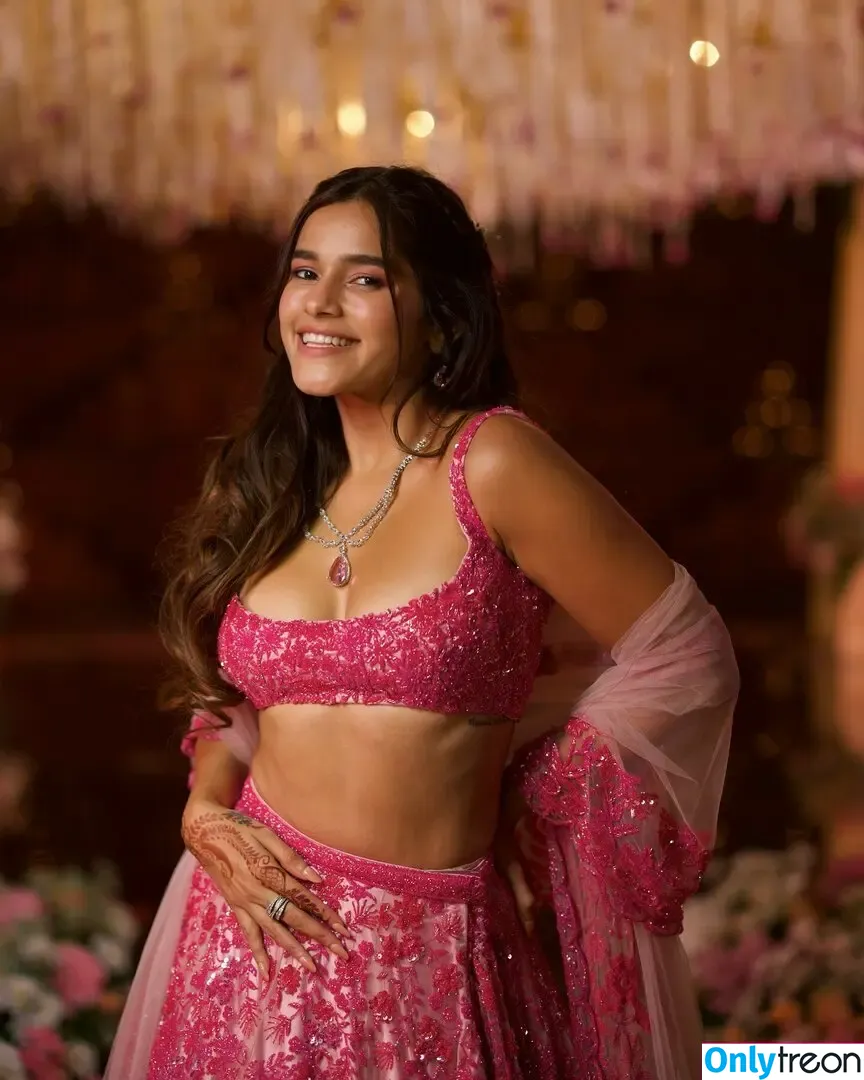 Meghna Kaur голая photo #0206 (shetroublemaker)