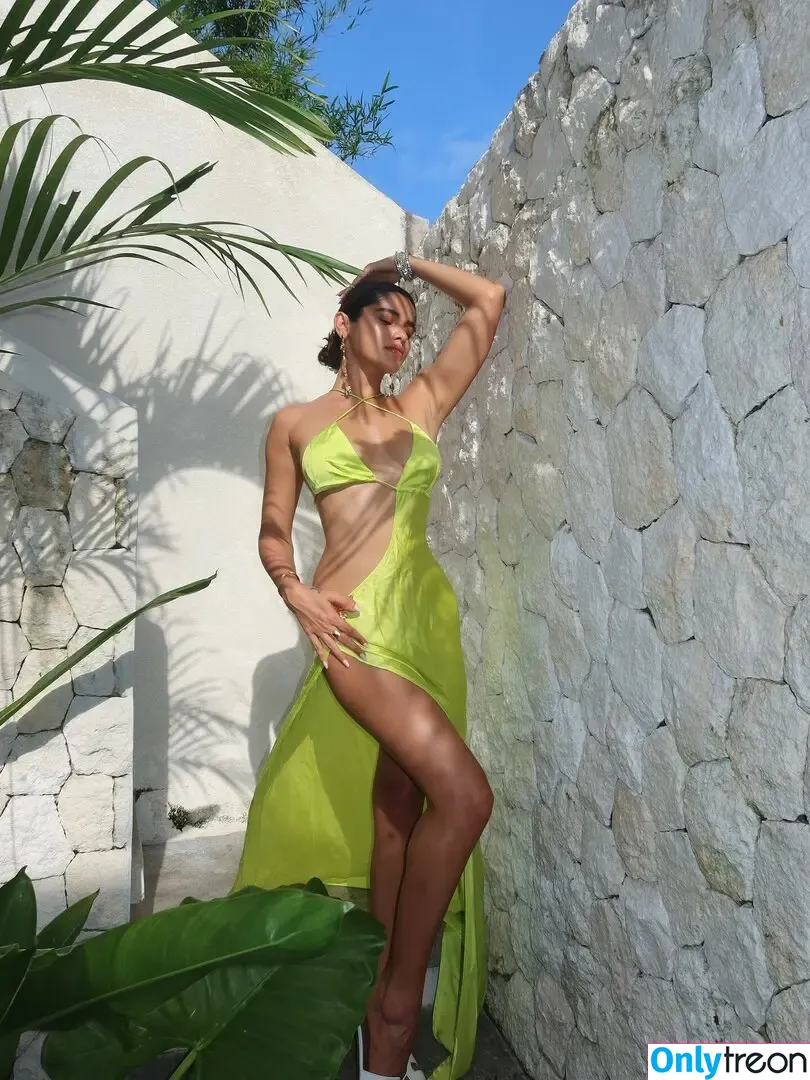 Meghna Kaur голая photo #0239 (shetroublemaker)