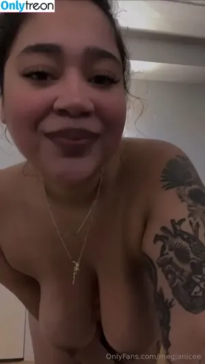megjanicee / janicefans nude photo #0010