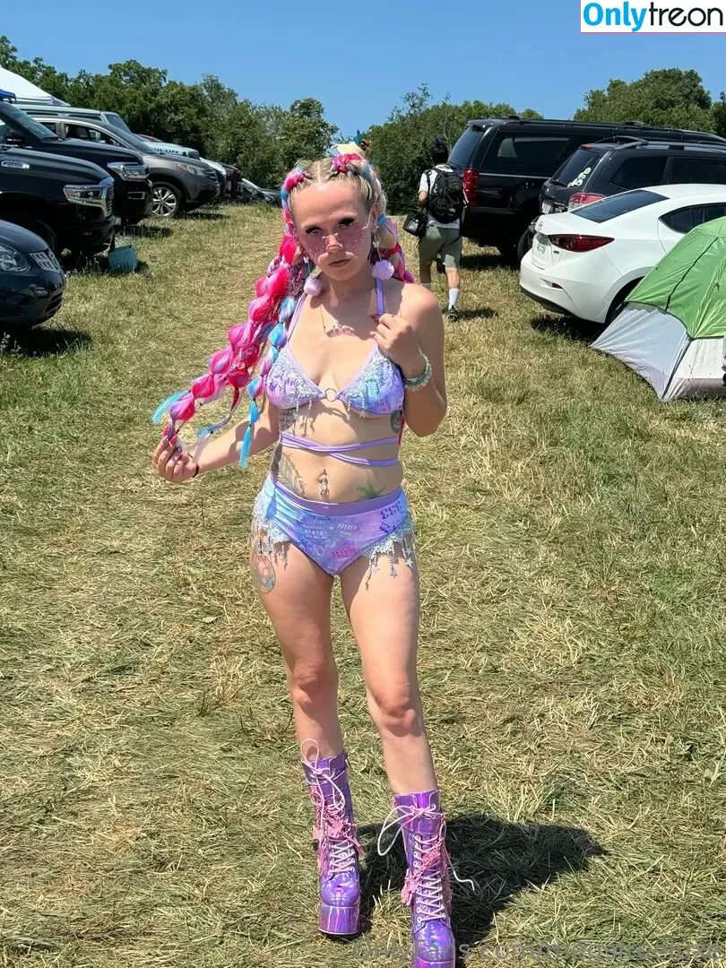 megsfreeluxe nude photo #0050 (megsfreeluxe)