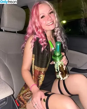 megsnotdead / Megs__Dead / megsn0tdead / notmegsdead nude photo #0012