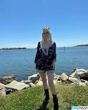 megsnotdead / Megs__Dead / megsn0tdead / notmegsdead nude photo #0068