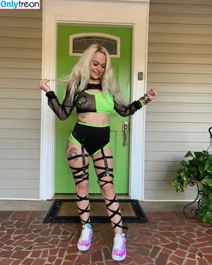 megsnotdead / Megs__Dead / megsn0tdead / notmegsdead nude photo #0143
