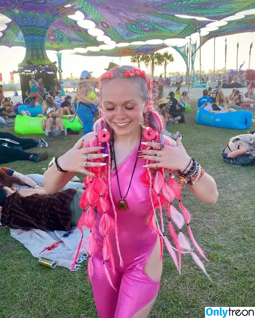 megsnotdead nude photo #0030 (Megs__Dead / megsn0tdead / notmegsdead)