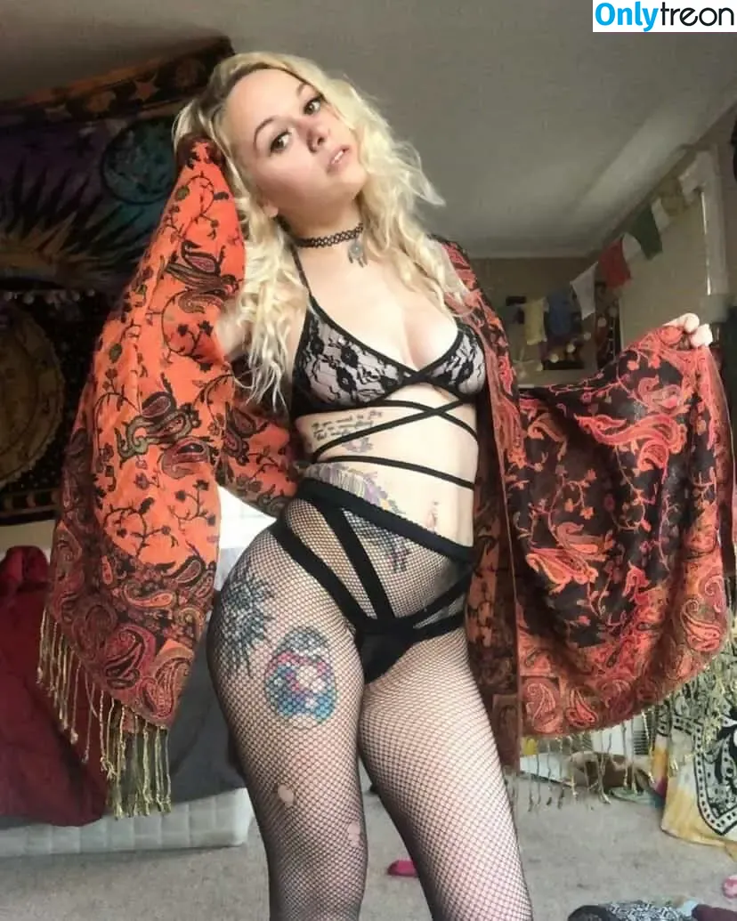 megsnotdead nude photo #0036 (Megs__Dead / megsn0tdead / notmegsdead)