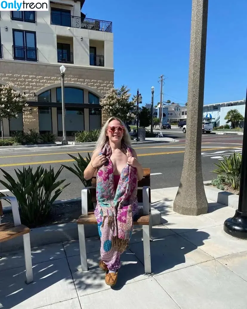 megsnotdead nude photo #0052 (Megs__Dead / megsn0tdead / notmegsdead)