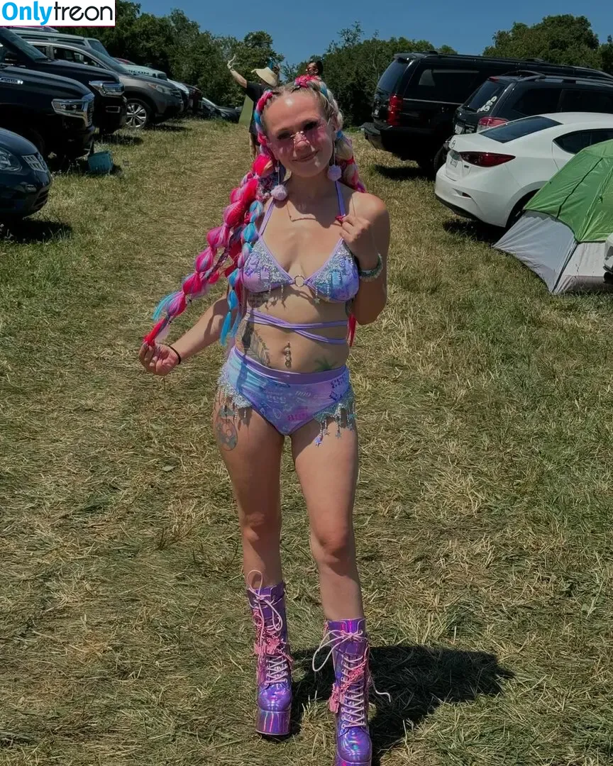 megsnotdead nude photo #0059 (Megs__Dead / megsn0tdead / notmegsdead)
