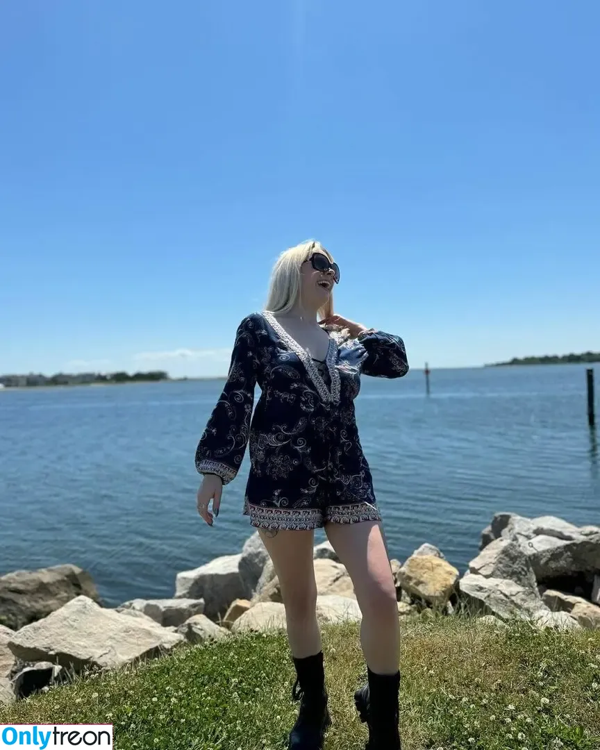 megsnotdead nude photo #0071 (Megs__Dead / megsn0tdead / notmegsdead)