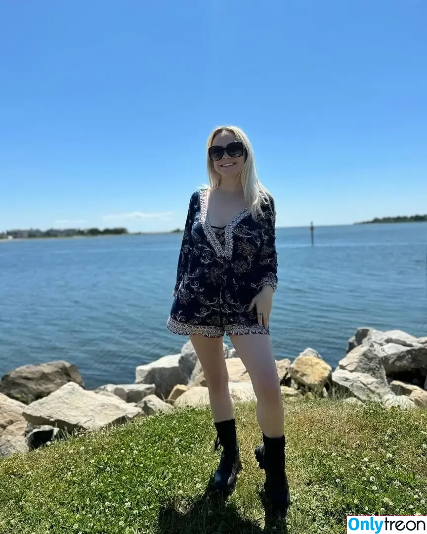 megsnotdead nude photo #0163 (Megs__Dead / megsn0tdead / notmegsdead)