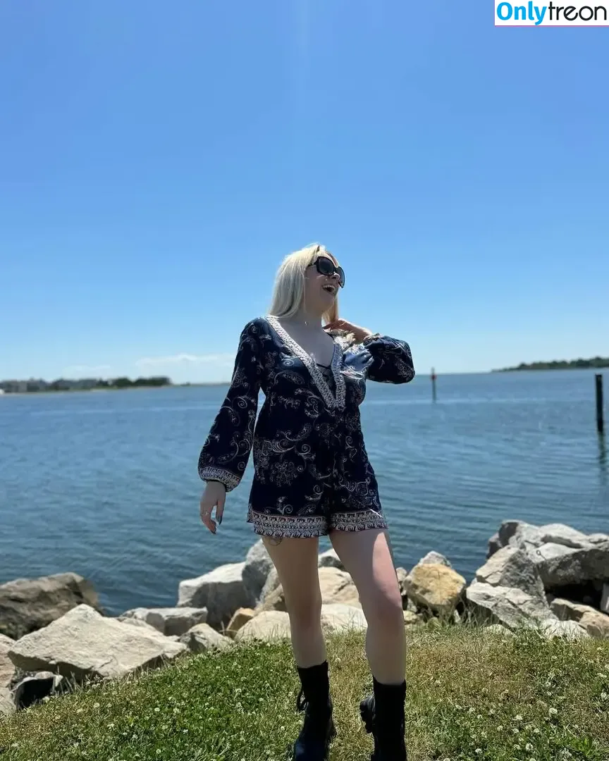 megsnotdead nude photo #0164 (Megs__Dead / megsn0tdead / notmegsdead)
