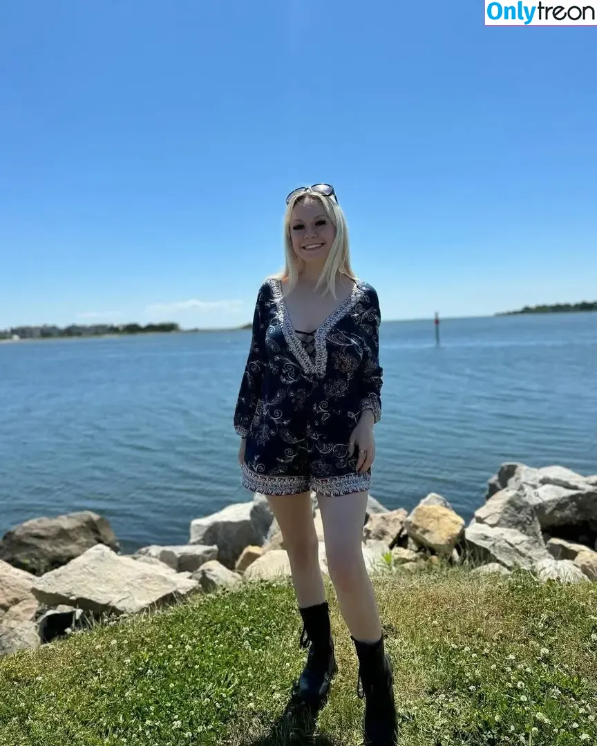 megsnotdead nude photo #0165 (Megs__Dead / megsn0tdead / notmegsdead)