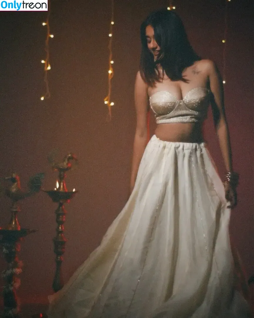 mehrpanchal nude photo #0020 (melaniemaria)