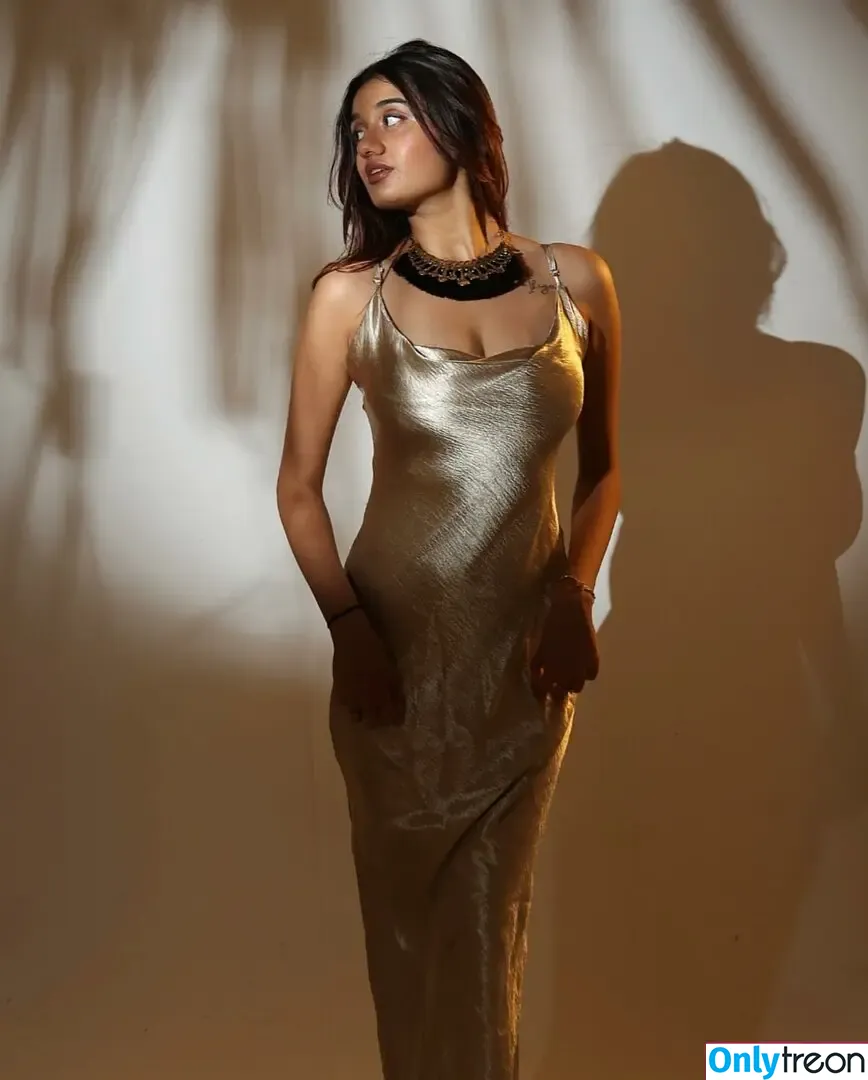 mehrpanchal nude photo #0030 (melaniemaria)