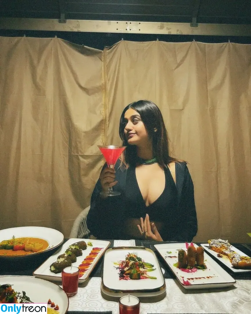 mehrpanchal nude photo #0031 (melaniemaria)