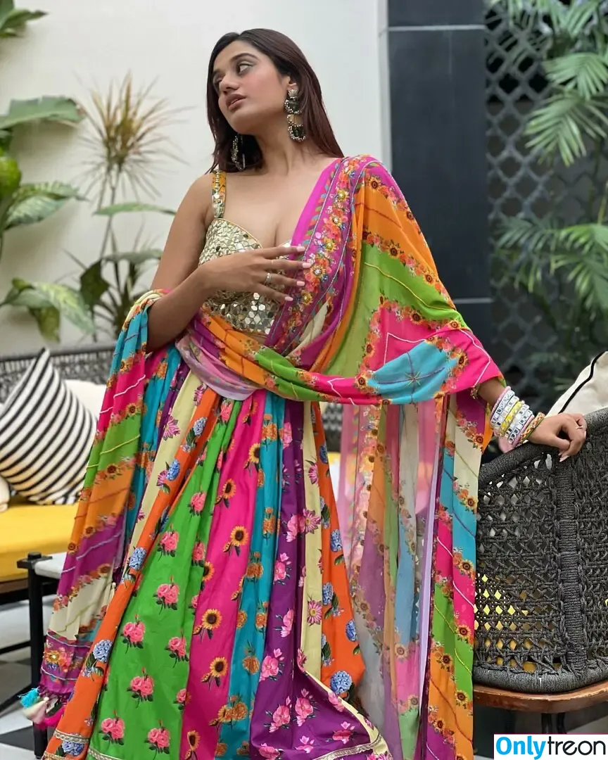 mehrpanchal nude photo #0039 (melaniemaria)