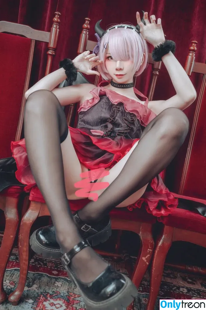 MeiMei nude photo #0009 (mei.x.mei / mei_x_mei / mimi_o318)