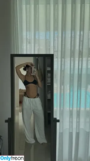 Mel Maia / Dezoitou / mel_maia / melissamelmaia nude photo #1045