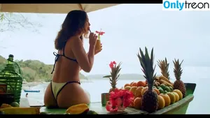 Mel Maia / Dezoitou / mel_maia / melissamelmaia nude photo #1062