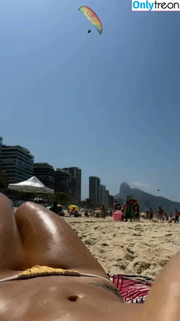 Mel Maia nude photo #1030 (Dezoitou / mel_maia / melissamelmaia)