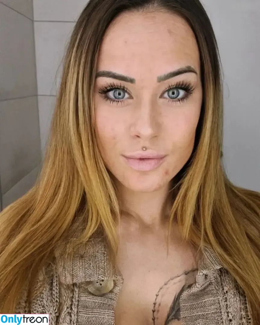 Melanie Alexandra nude photo #0055 (13alexaandraaaa13 / alexaandraaaa)
