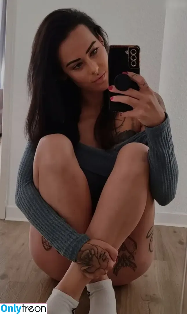 Melanie Alexandra nude photo #0063 (13alexaandraaaa13 / alexaandraaaa)