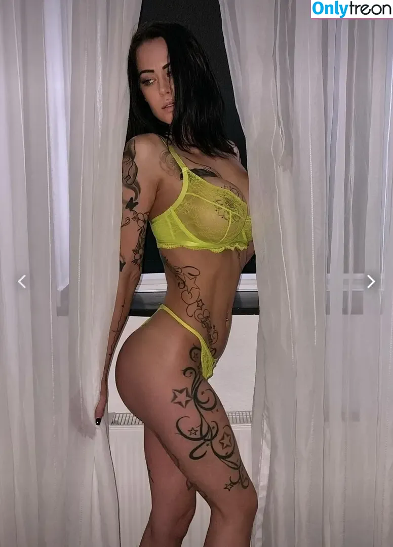 Melanie Alexandra голая photo #0095 (13alexaandraaaa13 / alexaandraaaa)