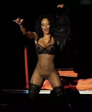 Melanie Brown / melanierikita / officialmelb nude photo #0110