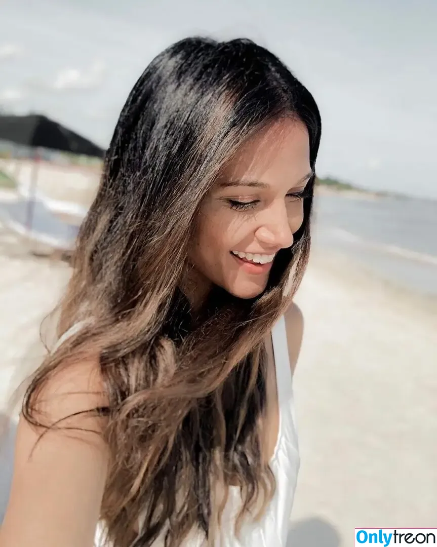Melanie Chandra nude photo #0005 (melaniechandra)