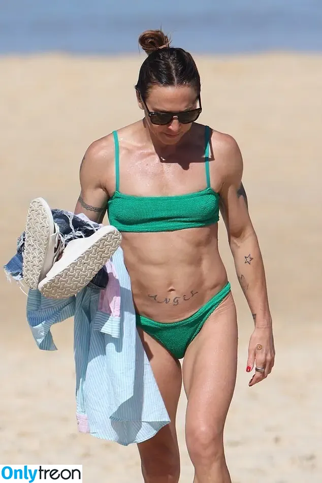 Melanie Chisholm голая photo #0150 (melaniecmusic / melshappylife)