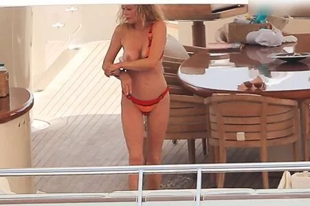 Melanie Griffith / MelanieGriffith nude photo #0055