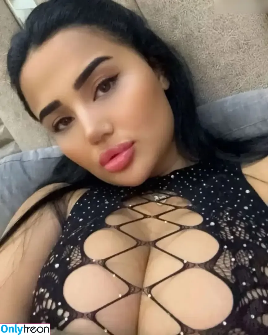 Melek Azad голая photo #0083 (melek.azd)