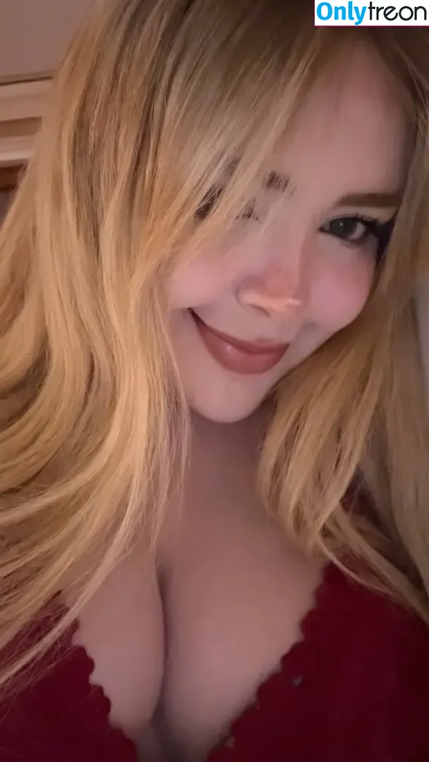 Melekwhoo nude photo #0071 (Meleccoo / Melekyiiiit / barbiemelek)