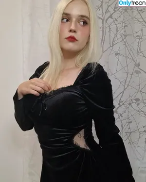  nude photo #0001