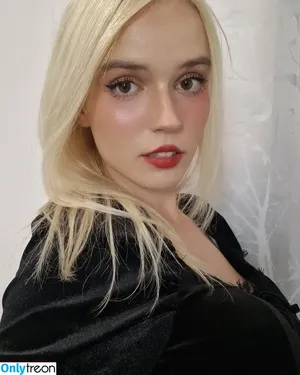  nude photo #0002