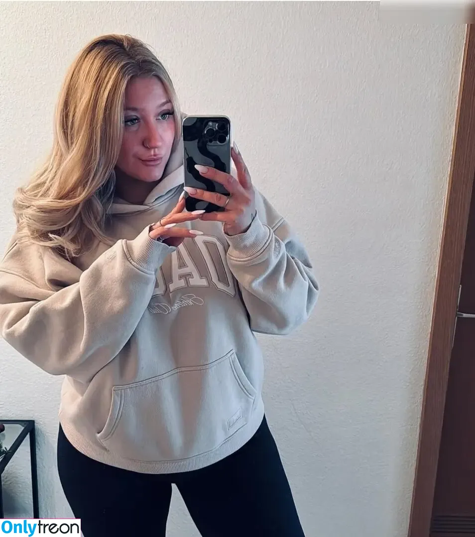 melinaxx__ nude photo #0002 (melinaxx__)