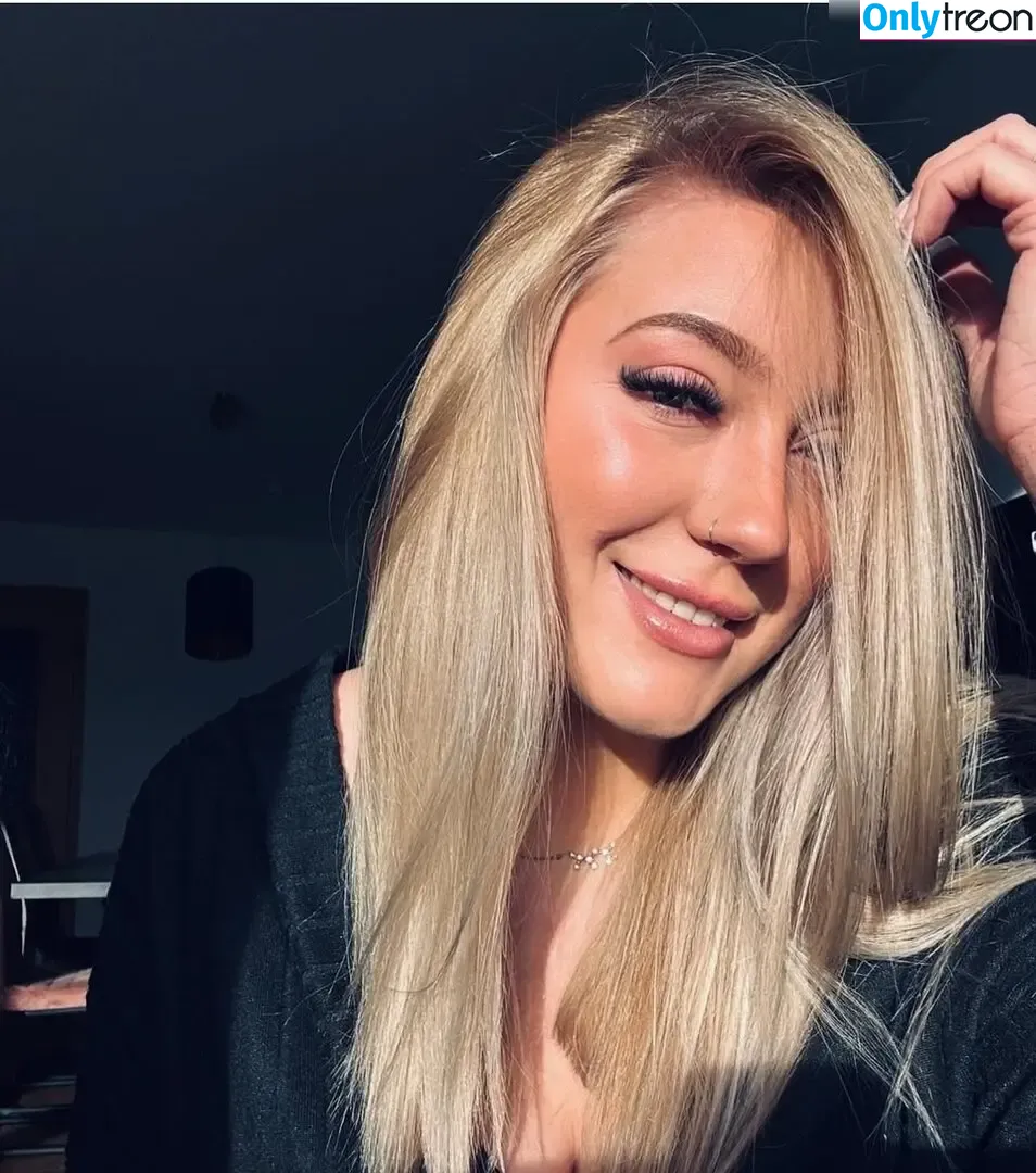 melinaxx__ nude photo #0003 (melinaxx__)