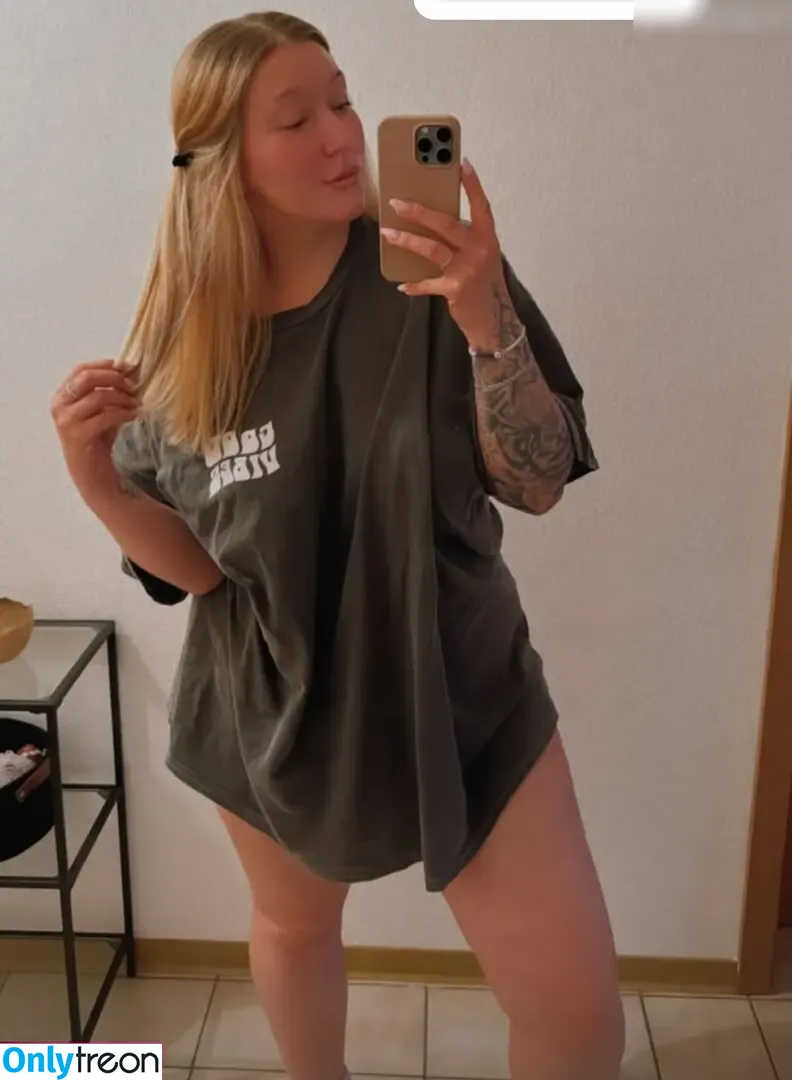 melinaxx__ nude photo #0018 (melinaxx__)