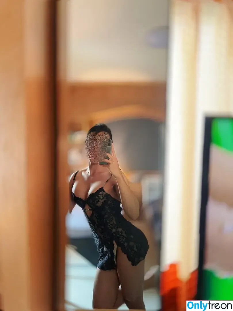 Melinda Men Relaxed голая photo #0002 (anybody have any videos on her / melinda_relaxing / themelindaman)