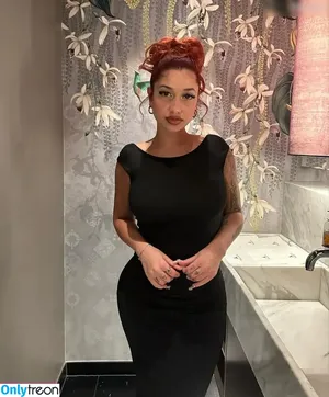 Melisa Toprakci / melisaoffiziell nude photo #0105